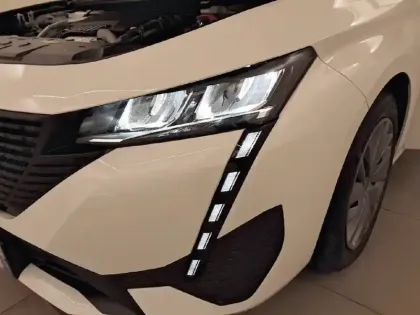 Photo 15 Peugeot 308  PureTech 110ch S&S BVM6