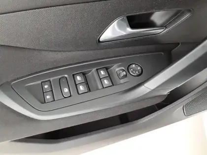 Photo 23 Peugeot 308  PureTech 110ch S&S BVM6