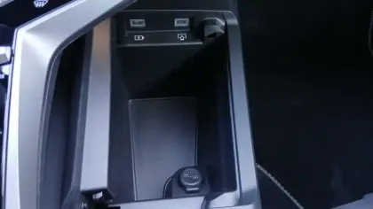 Photo 38 Peugeot 3008  Hybrid 145 e-DCS6