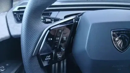 Photo 32 Peugeot 3008  Hybrid 145 e-DCS6