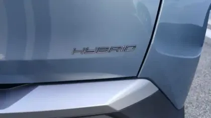 Photo 28 Peugeot 3008  Hybrid 145 e-DCS6