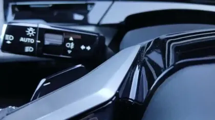 Photo 39 Peugeot 3008  Hybrid 145 e-DCS6