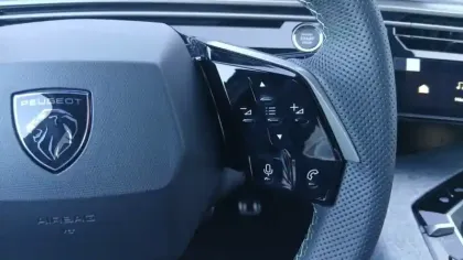 Photo 33 Peugeot 3008  Hybrid 145 e-DCS6