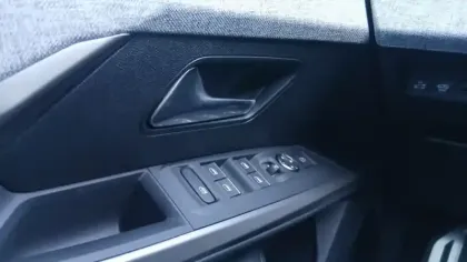 Photo 21 Peugeot 3008  Hybrid 145 e-DCS6