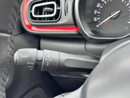 Photo 16 Citroën C3  PureTech 82 Shine