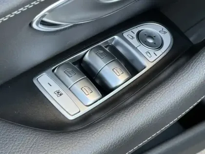 Photo 29 Mercedes Classe E Berline 220 d AMG Line