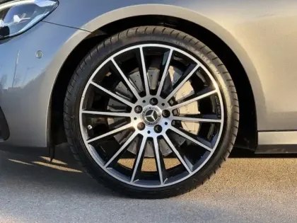 Photo 11 Mercedes Classe E Berline 220 d AMG Line