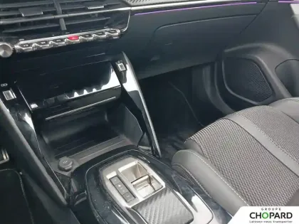 Photo 13 Peugeot 2008  Hybrid 136 e-DCS6