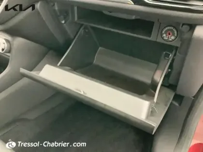 Photo 15 Ford Fiesta  1.0 EcoBoost 100 ch S&S BVA6 Titanium