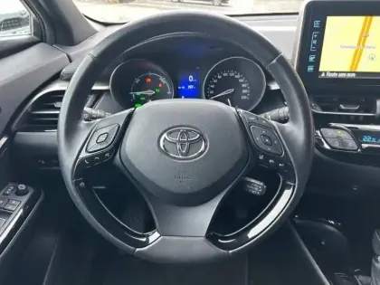 Photo 15 Toyota C-HR  122h Graphic 2WD E-CVT