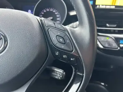 Photo 17 Toyota C-HR  122h Graphic 2WD E-CVT