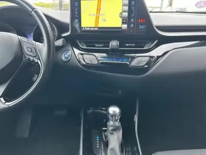 Photo 18 Toyota C-HR  122h Graphic 2WD E-CVT