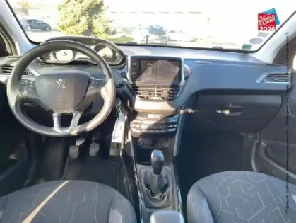 Photo 14 Peugeot 2008  1.2 PureTech 82ch E6.c Signature S&S