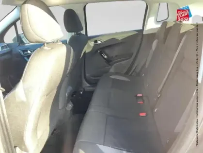 Photo 10 Peugeot 2008  1.2 PureTech 82ch E6.c Signature S&S