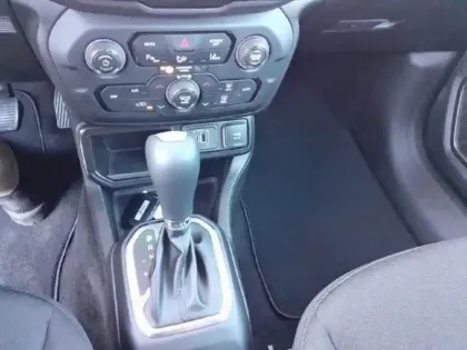 Photo 14 Jeep Renegade  1.5 Turbo T4 130ch MHEV Summit BVR7