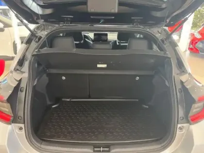 Photo 11 Toyota Yaris  116h Collection 5p MC24