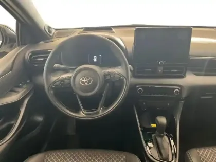Photo 14 Toyota Yaris  116h Collection 5p MC24