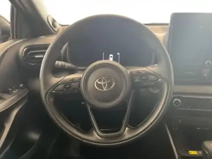 Photo 12 Toyota Yaris  116h Collection 5p MC24