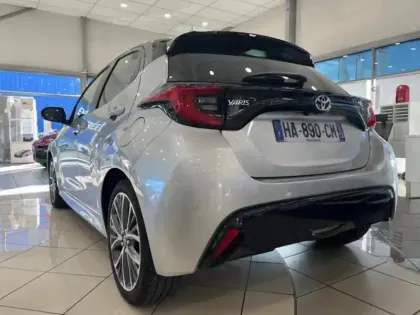 Photo 7 Toyota Yaris  116h Collection 5p MC24