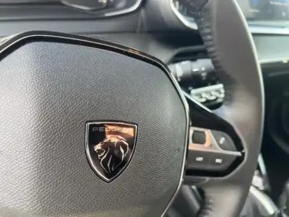 Photo 13 Peugeot 208  1.2 100ch S&S Style