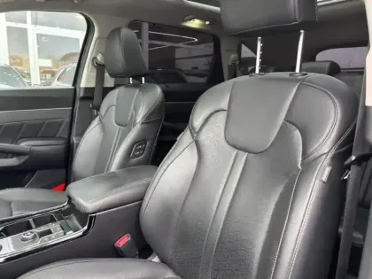 Photo 11 Kia Sorento  1.6 T-GDi 230ch HEV Design BVA6 4x2 7 places