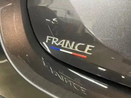 Photo 8 Toyota Yaris  116h France 5p