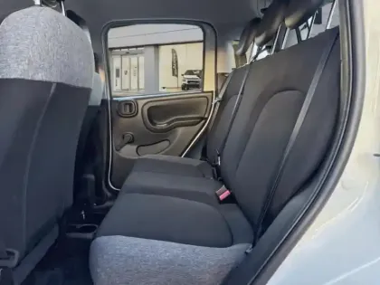 Photo 9 Fiat Panda  1.0 70ch BSG S&S City Cross Euro6D