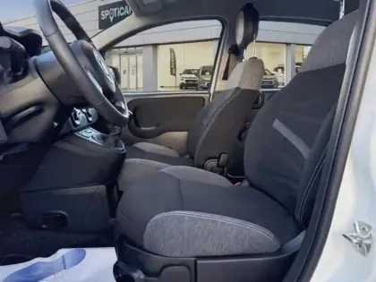 Photo 8 Fiat Panda  1.0 70ch BSG S&S City Cross Euro6D