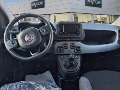 Photo 7 Fiat Panda  1.0 70ch BSG S&S City Cross Euro6D