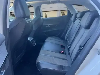 Photo 8 Peugeot 3008  1.2 PureTech 130ch Allure S&S