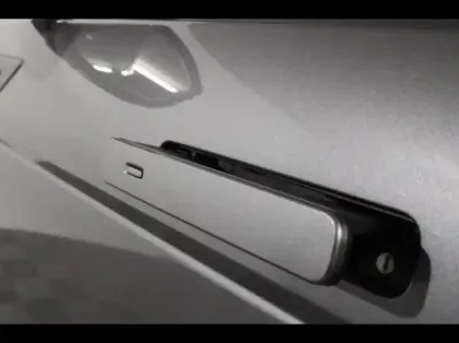 Photo 7 Land rover Range Rover Evoque  1.5 P270e PHEV 269ch Dynamic SE