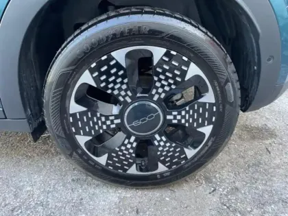 Photo 10 Fiat 600  1.2 Hybrid 100ch La Prima DCT6