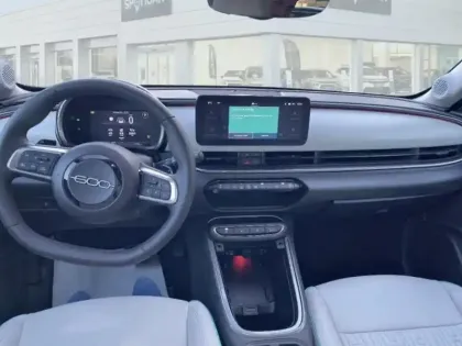 Photo 7 Fiat 600  1.2 Hybrid 100ch La Prima DCT6