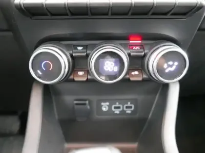 Photo 14 Renault Clio  1.6 E-Tech hybride 140ch Business -21N