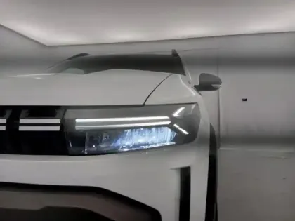 Photo 10 Dacia Duster  1.6 hybrid 140ch Journey