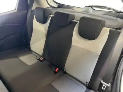 Photo 12 Toyota Yaris  100h Dynamic 5p MY19