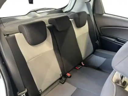 Photo 8 Toyota Yaris  100h Dynamic 5p MY19