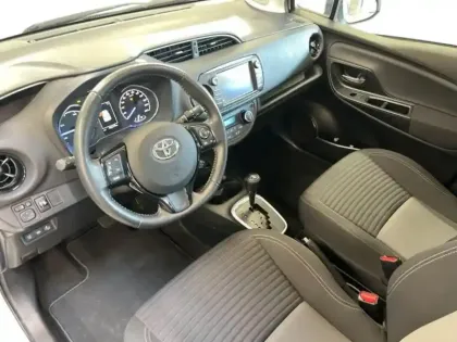 Photo 13 Toyota Yaris  100h Dynamic 5p MY19