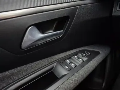 Photo 29 Peugeot 3008 II BlueHDi 130 S&S Active Business