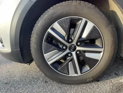 Photo 13 Kia Niro 1.6 GDi 171 ch PHEV DCT6 Premium