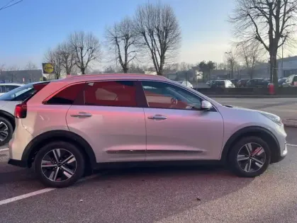 Photo 5 Kia Niro 1.6 GDi 171 ch PHEV DCT6 Premium
