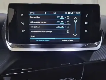 Photo 20 Peugeot 208  PureTech 100 S&S BVM6