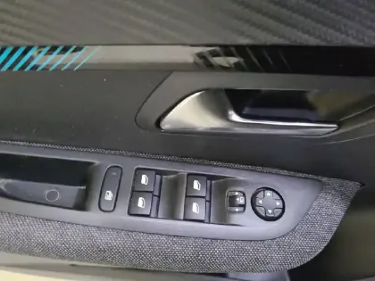 Photo 30 Peugeot 208  PureTech 100 S&S BVM6