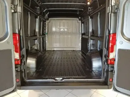 Photo 45 Peugeot Boxer  FGN TOLE 3.5 T D L2H2 140 CH AUT.