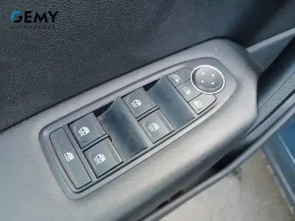 Photo 11 Renault Captur  E-Tech full hybrid 145