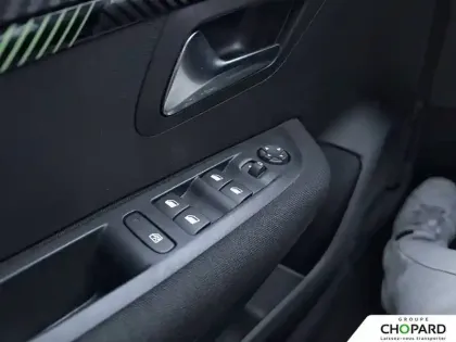 Photo 39 Peugeot 208  Hybrid 100 e-DCS6