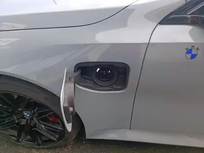 Photo 12 BMW Serie 5 M5 Touring PHEV 727 ch BVA8