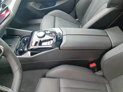 Photo 28 BMW Serie 5 M5 Touring PHEV 727 ch BVA8