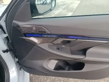 Photo 36 BMW Serie 5 M5 Touring PHEV 727 ch BVA8