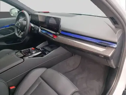 Photo 37 BMW Serie 5 M5 Touring PHEV 727 ch BVA8